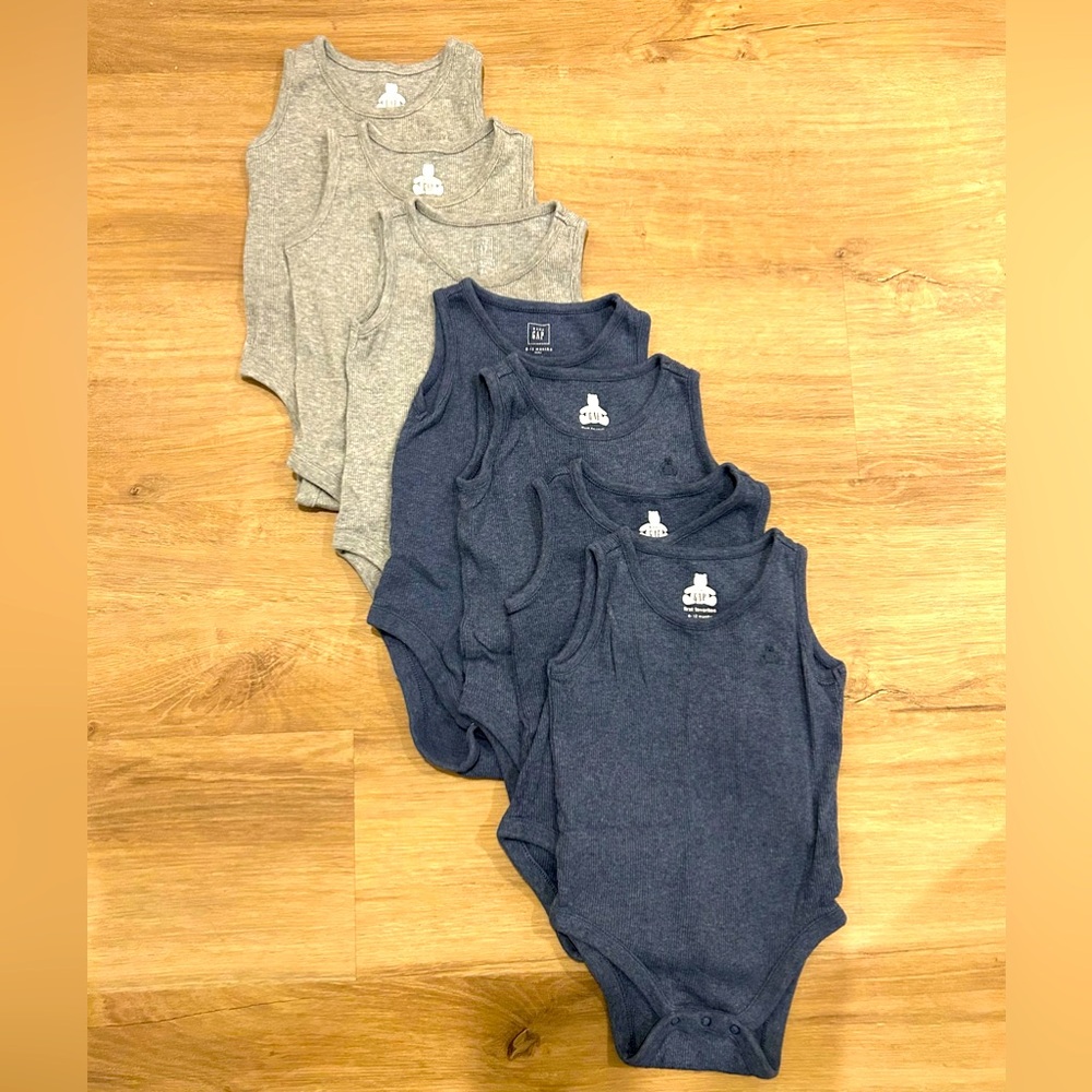 Baby Gap Ribbed Onsies - set of 7